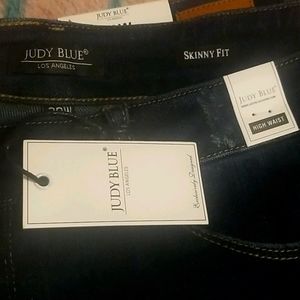 Judy Blue Jean Shark Bite 20W High Waist